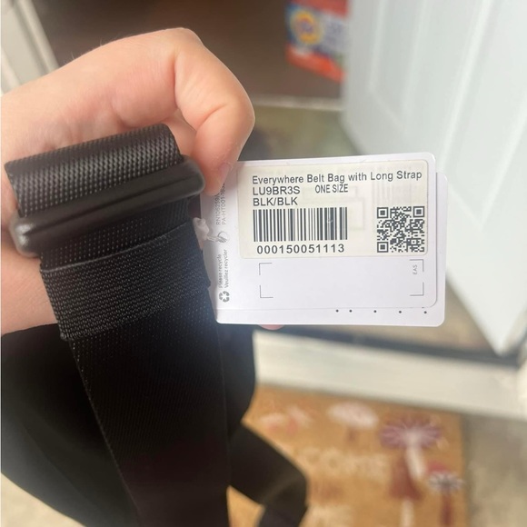 NWT lululemon belt bag - Picture 3 of 3